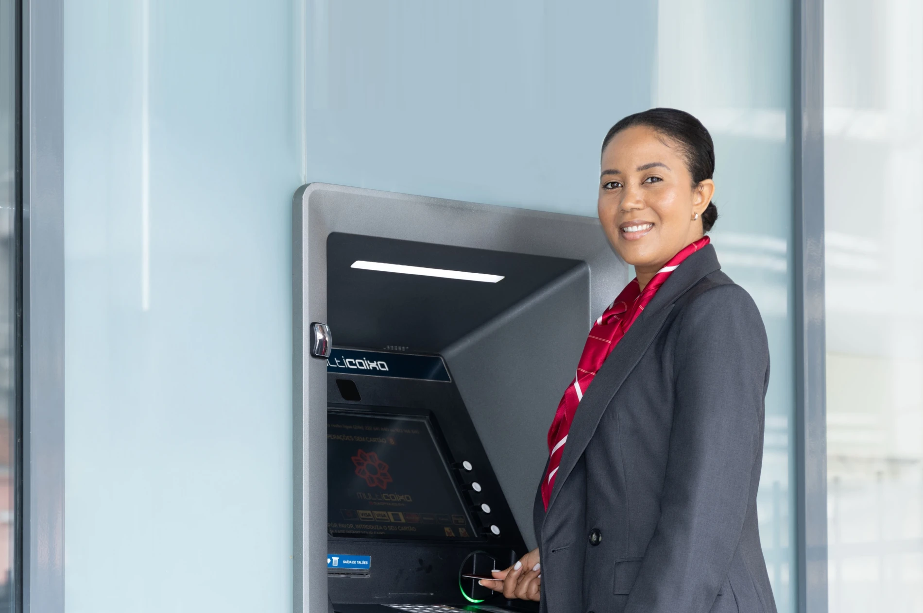 Soluções de ATMs para o sector bancário Angolano